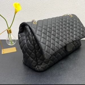 Black Quilted airplane flap xxl Bag